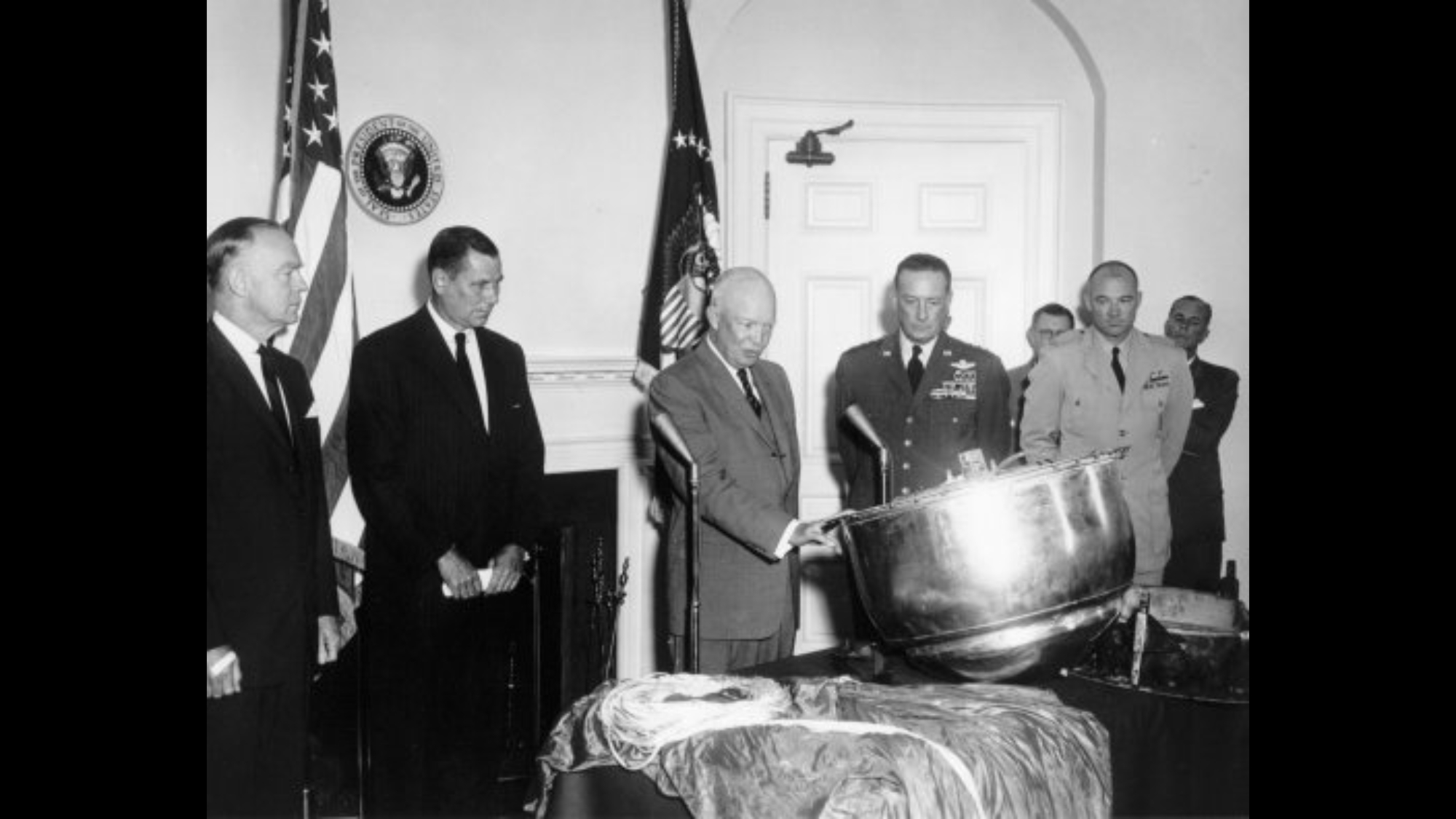 Aug. 11, 1960: 1st Object Successfully Recovered from Orbit Aug. 11, 1960: 1st Object Successfully Recovered from Orbit