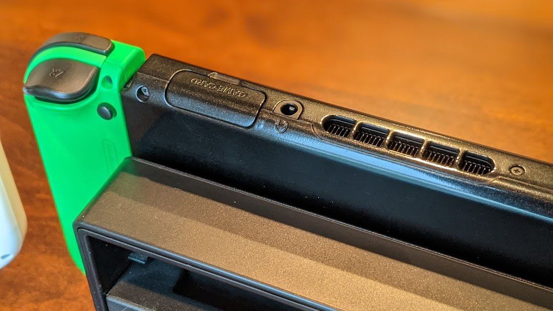 Nintendo Switch V2 Cartridge Flap