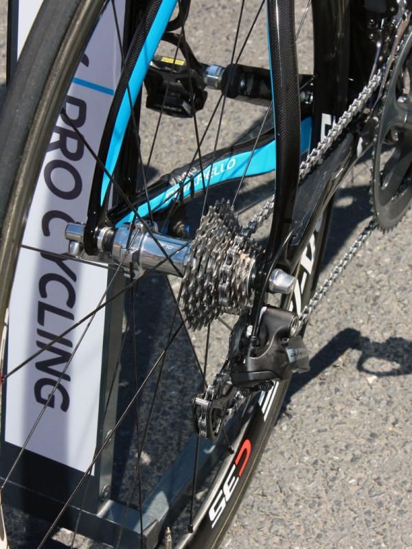 Team Sky bikes feature Shimano cassettes, usually mounted on Shimano wheels as well.
