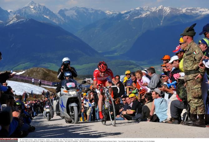 Cadel Evans climbing during the 2010 stage 16 time trial to Plan De Corones at the Giro