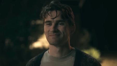 Bear smirking at Nikki in Obsession. 