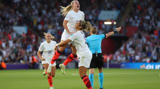 SOUTHAMPTON, ENGLAND - JULY 15: Beth Mead of England celebrates scoring their 2nd goal during the UEFA Women's Euro England 2022 group A match between Northern Ireland and England at St Mary's Stadium on July 15, 2022 in Southampton, United Kingdom.