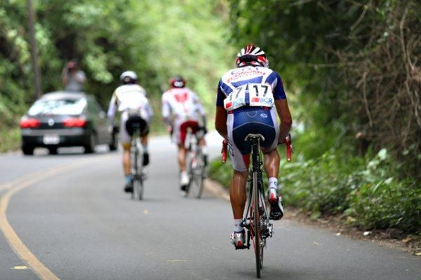 Eduardo Garita drops off the pace of his breakaway companions.