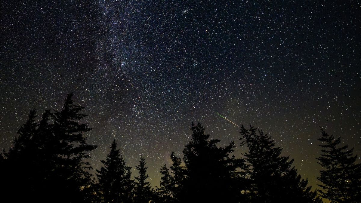 Meteor lights up West Virginia night sky | Space photo of the day for Aug. 6, 2025