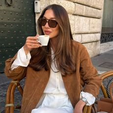 Outfit with suede jacket