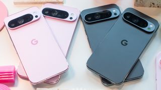 Les téléphones Google Pixel 9 Pro et 9 Pro XL en coloris rose et gris