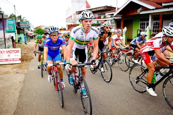 In the middle of peloton
