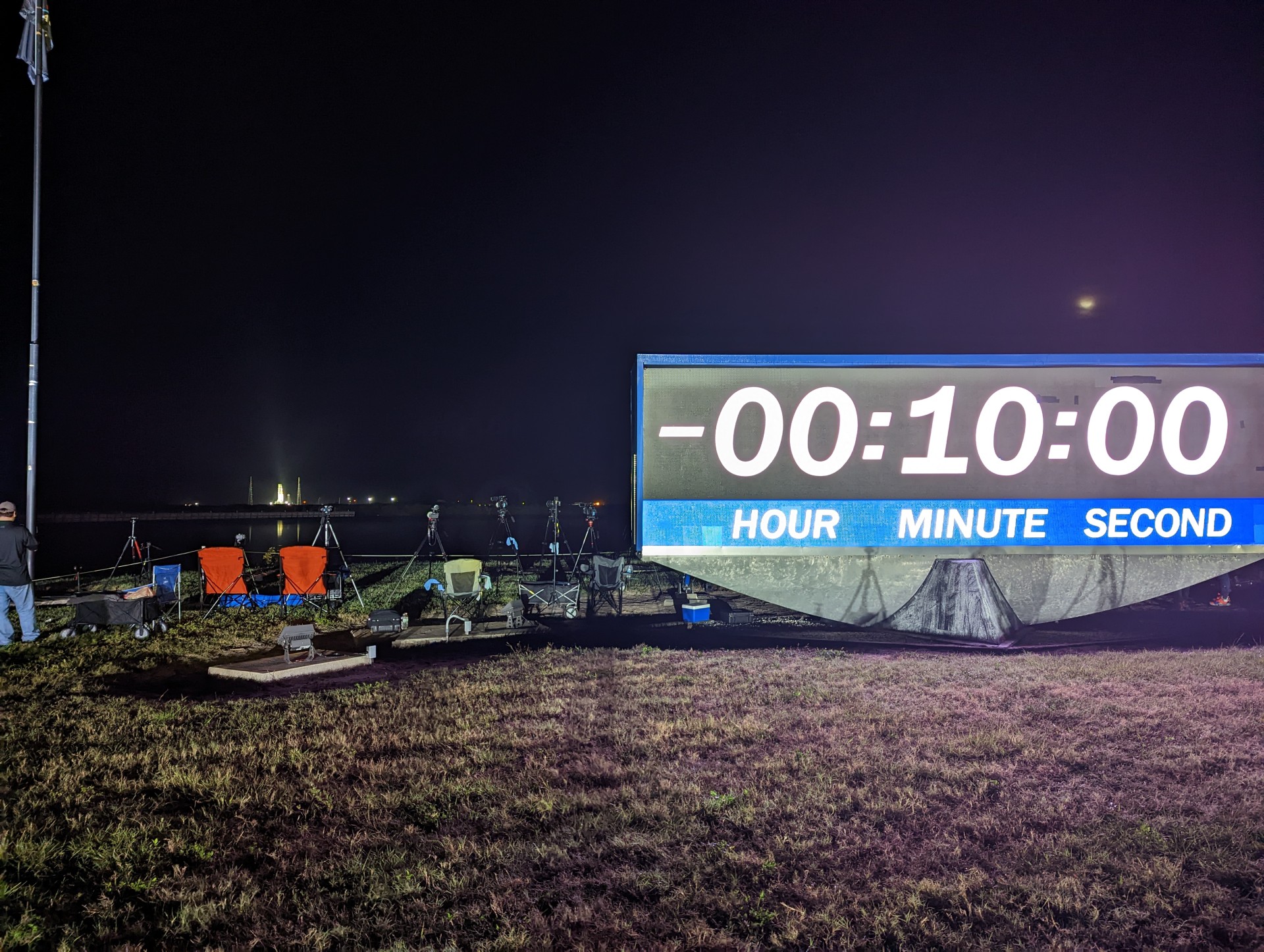 The countdown clock at the press site of Kennedy Space Center while in a planned T-10 hold during the launch countdown for Artemis 1.