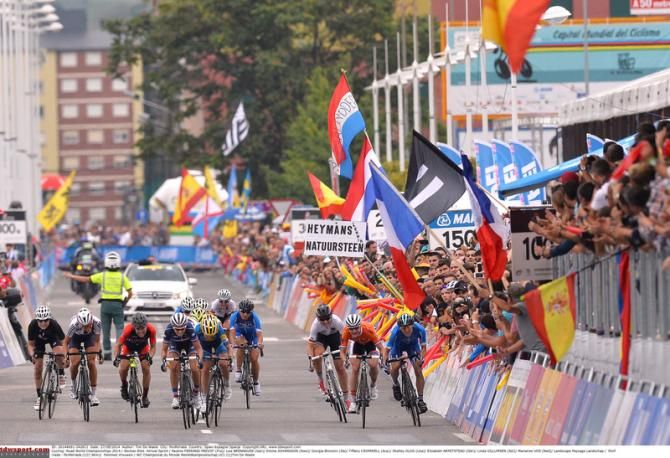 The women's race ended in a select sprint finish