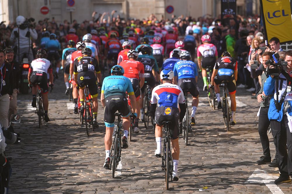 First ride over the cobbles at 2018 Paris-Roubaix