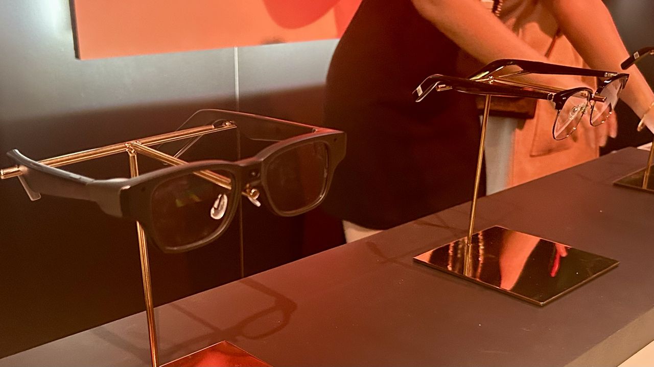 Dreame Smart glasses on display