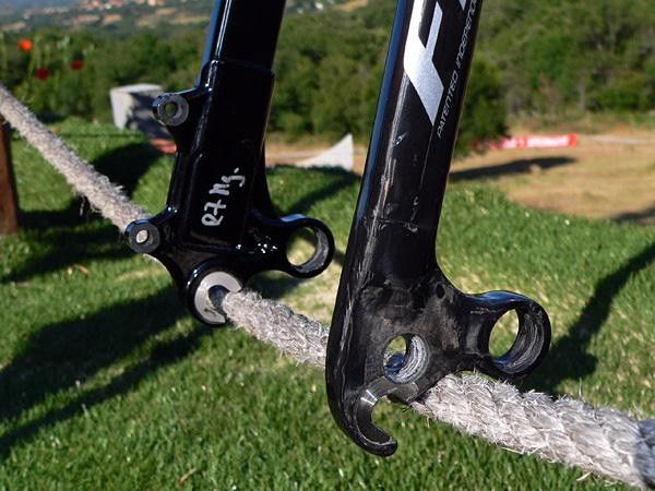 The driveside dropout is also carbon fiber and retains a replaceable derailleur hanger.