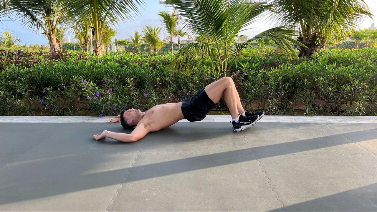 Sam Shaw finishing a hamstring walk-in
