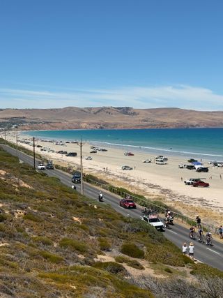 Break races by the beach