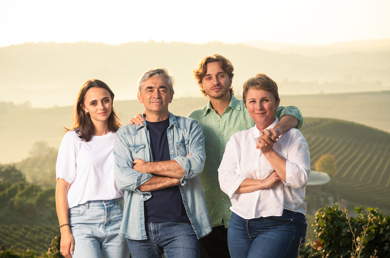 Giulia-Luca-Michele-Elena-Penna-Currado-Vietti-_-ph.-@Molchenphoto