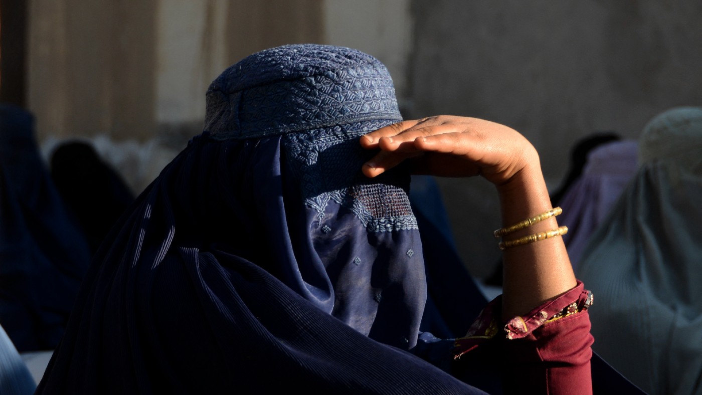 Afghanistan face veil decree: 'It feels like being a woman is a crime