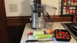 Breville Juice Fountain Cold Plus with strawberries, zucchini and apple