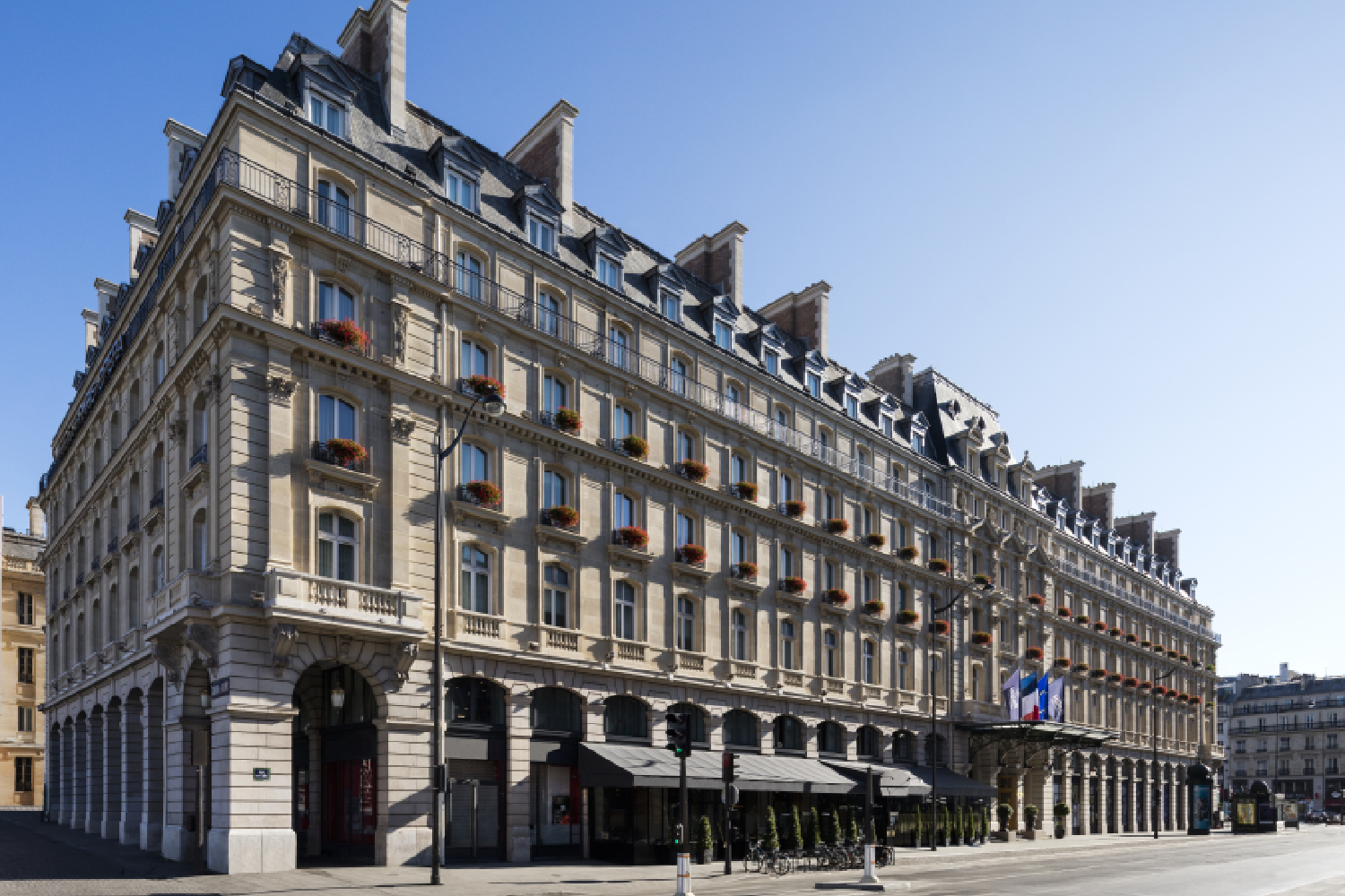 Hotel Paris Opera: Exterior