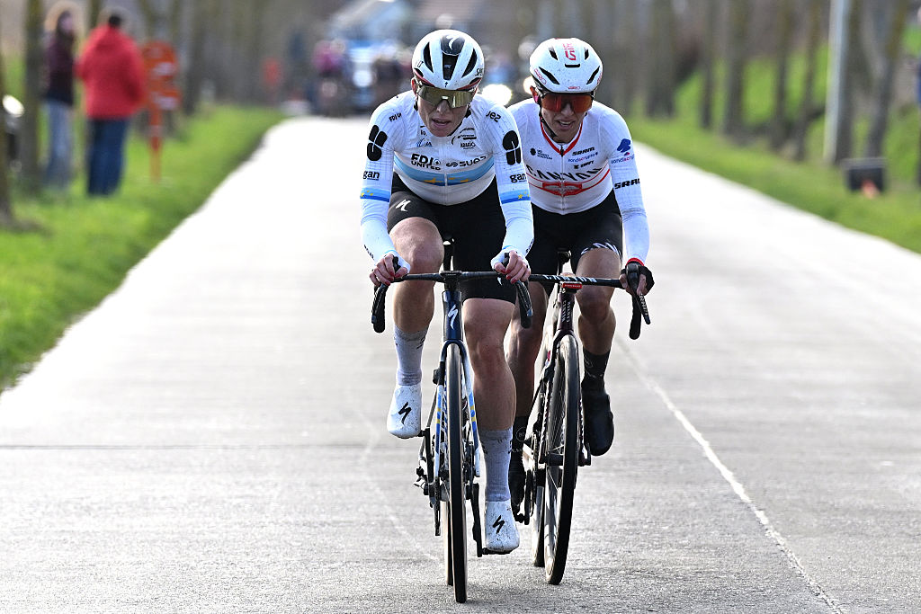 NIVONE, BELGIUM - FEBRUARY 28: (L-R) Demi Vollering of Netherlands and Team FDJ United - SUEZ and Kasia Niewiadoma of Poland and Team Canyon-SRAM compete in the breakaway during the 21st Omloop Het Nieuwsblad 2026, Women&amp;apos;s Elite a 137.2km one day race from Ghent to Ninove / #UCIWWT / on February 28, 2026 in Ninove, Belgium. (Photo by Luc Claessen/Getty Images)