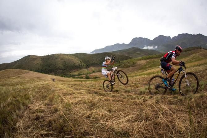 Nino Schurter (Scott-Odlo MTB Racing) does a no handed wheelie