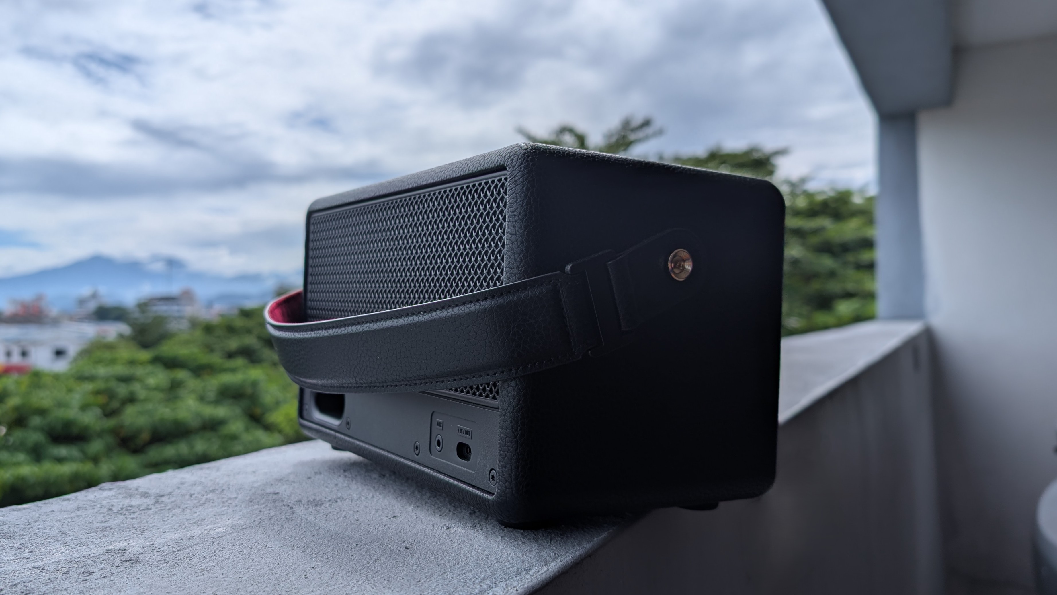 Marshall Kilburn III Bluetooth speaker