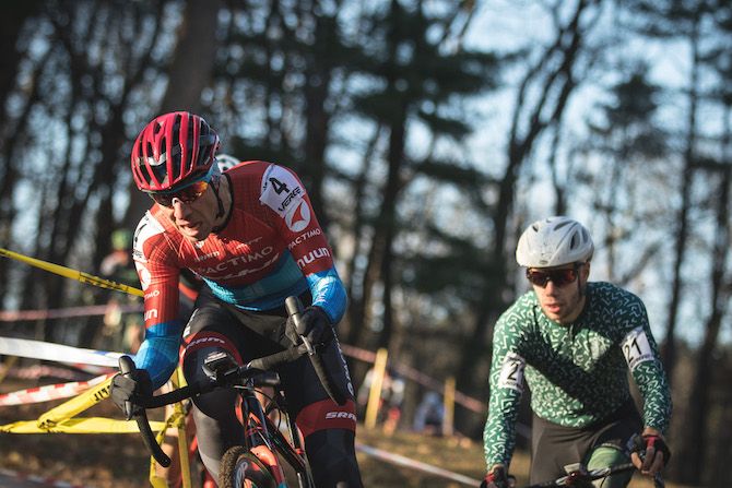 Jeremy Powers leads Allen Schroeder on day two of the 2018 Noho CX