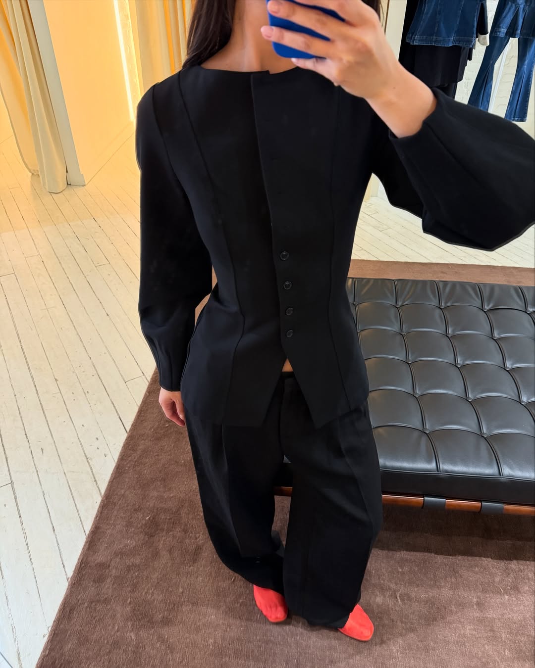 @mimixn Wearing a red mesh bathroom with black pants and a black long-sleeved vest