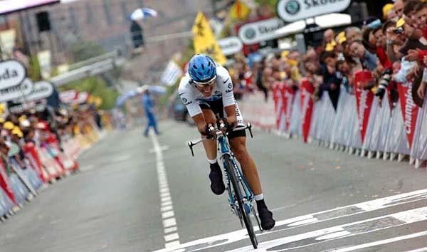 Alberto Contador (Discovery Channel) continues to amaze.