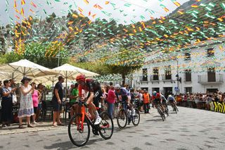 Vuelta a España stage 6 Live - Breakaway battle on a tough mid-mountain stage