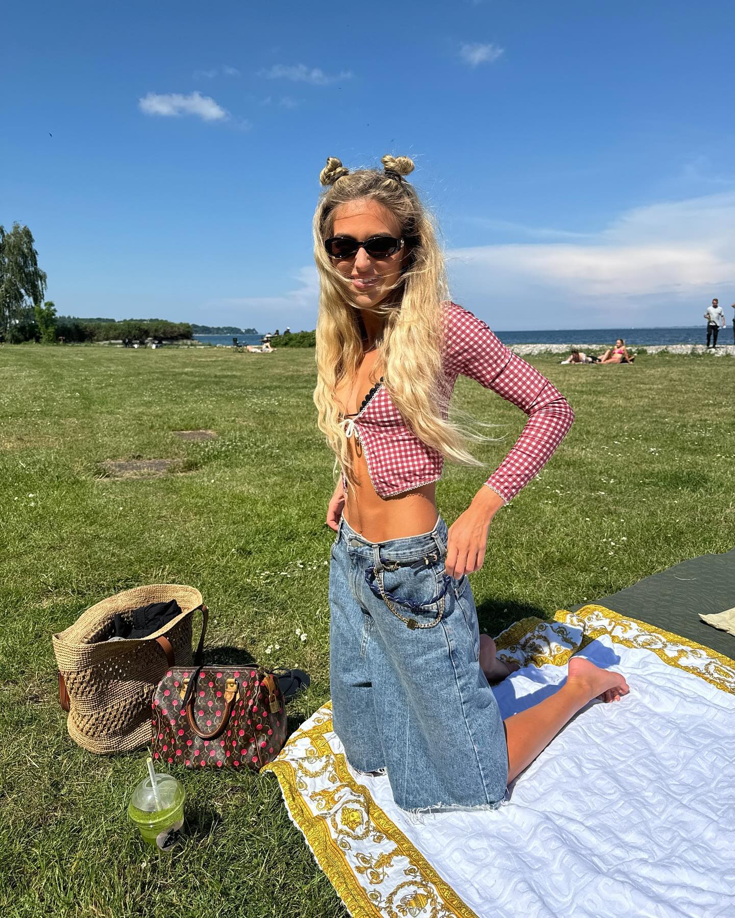 How to wear denim shorts