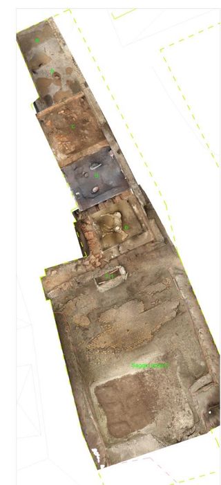 A layout showing the excavation, including the horse (fourth room from the top)