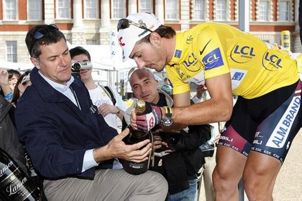 Fabian Cancellara (Team CSC) gets his bottle of champagne