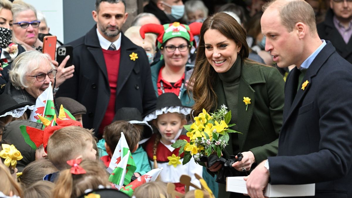 Apparently Prince William was nicknamed after a country at school - can ...