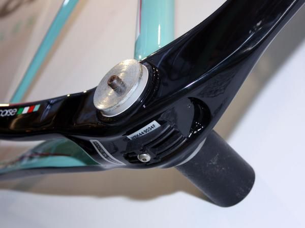 The internally routed derailleur cables exit down by the bottom bracket.