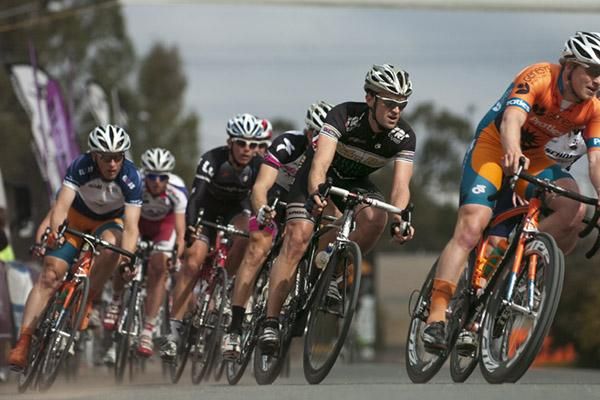 Riders corner at the top of the home straight in Euston.