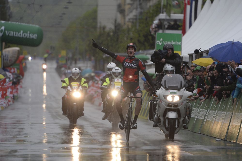 Stefan K&uuml;ng (BMC Racing) salutes his stage 4 Romandie win.
