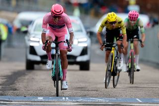 'I tried to suffer as much as possible' - Giro d'Italia leader Afonso Eul&aacute;lio survives Blockhaus after hard fight to limit time loss