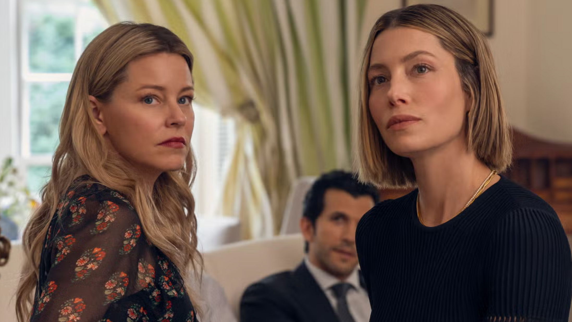 Elizabeth Banks as Nicky and Jessica Biel as Chloe in The Better Sister.