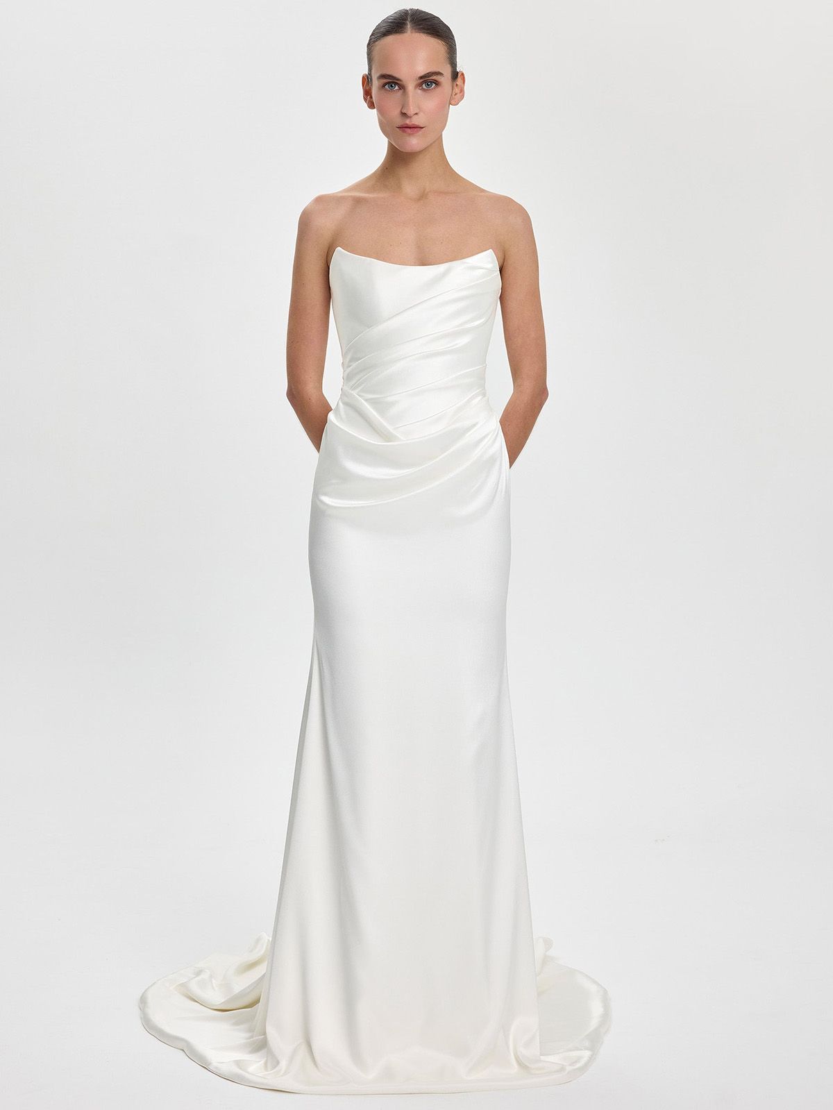 Kyha, Iver Gown