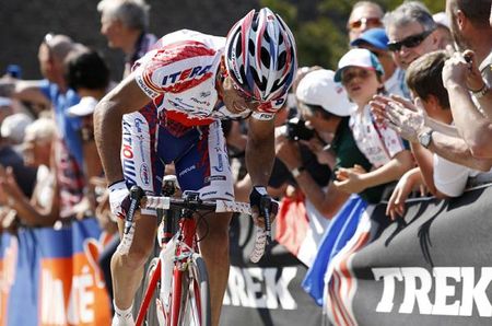 Joaquím Rodríguez (Katusha) gives hit his all on the final time up the Mur de Huy.
