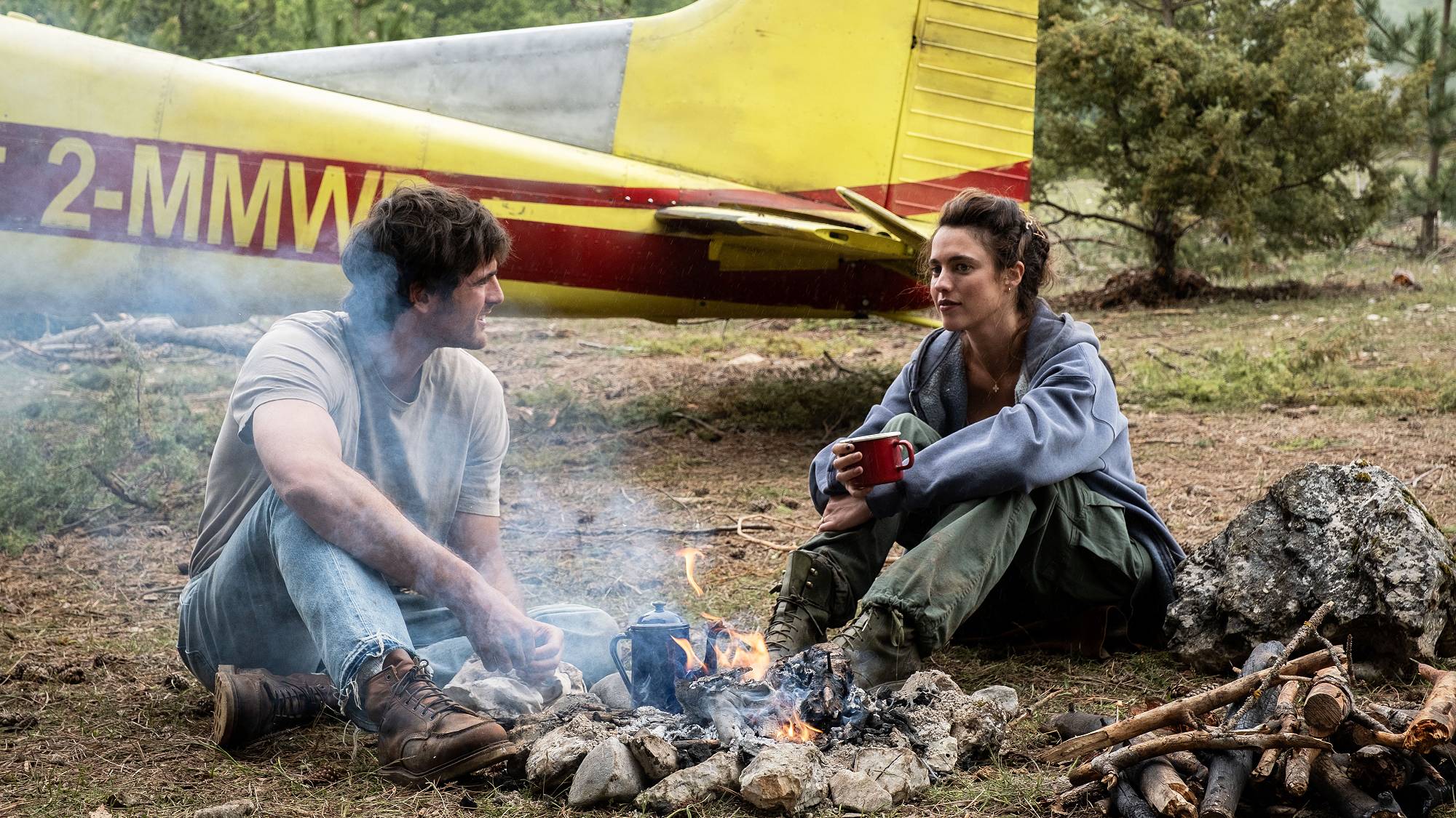 Jacob Elordi as Hig and Margaret Qualley as Cima in "The Dog Stars" movie
