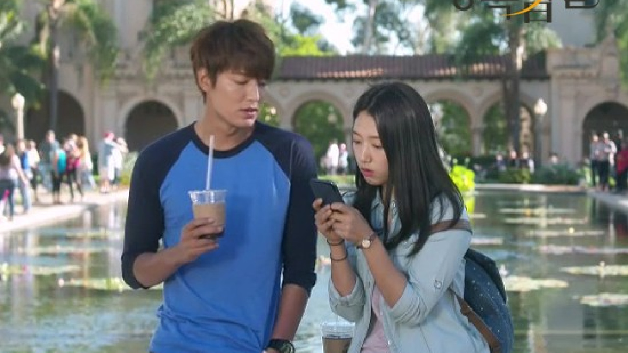 Two of the main characters in The Heirs.