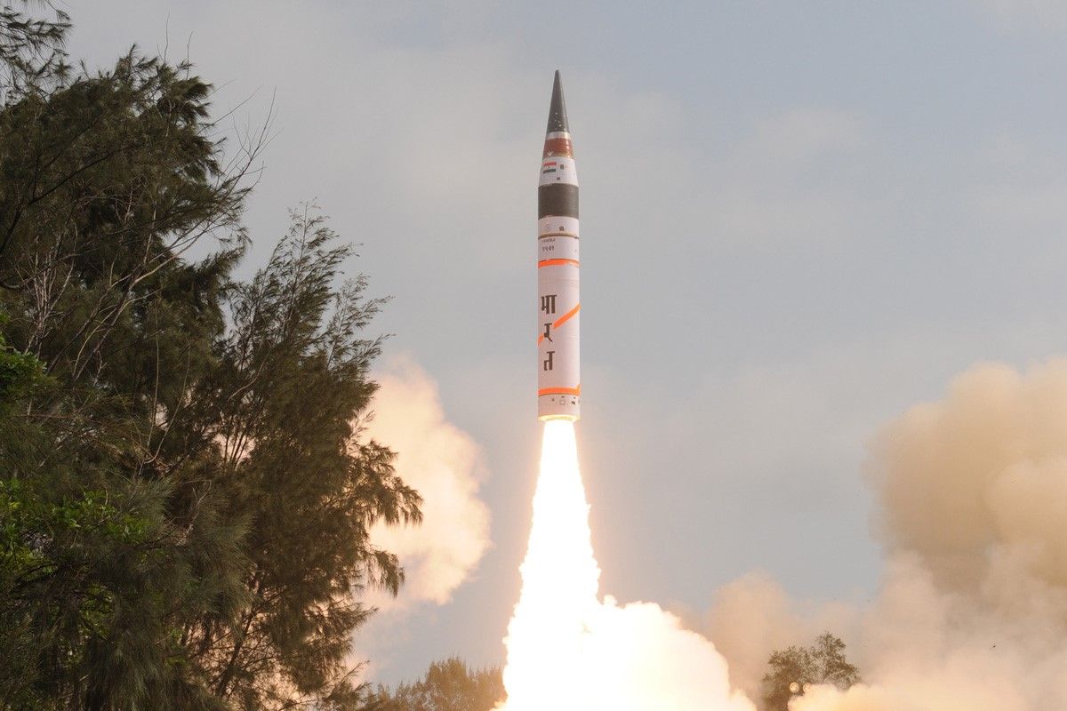 India S Nuclear Capable Agni 5 Ballistic Missile Aces Test Launch Space