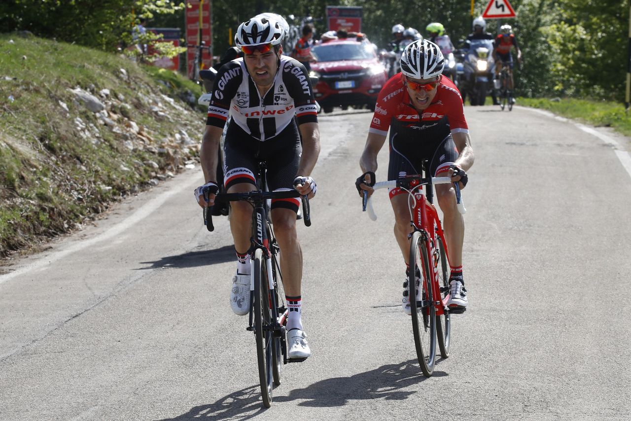 Tom Dumoulin (Sunweb) chased steadily with Bauke Mollema (Trek-Segafredo)