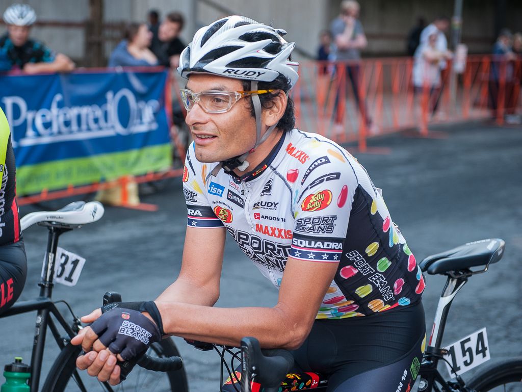 Freddie Rodriguez (Jelly Belly) awaits his call-up before the start of stage 2