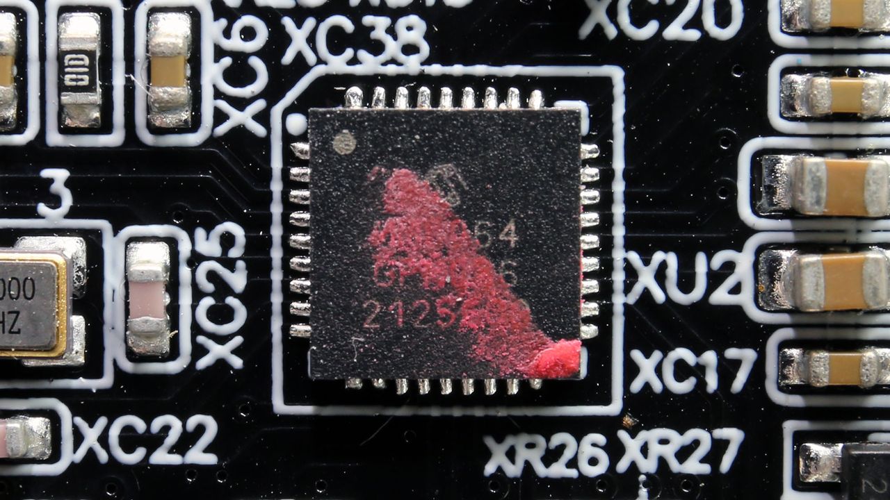 MSI MEG Ai1000P PCIe5