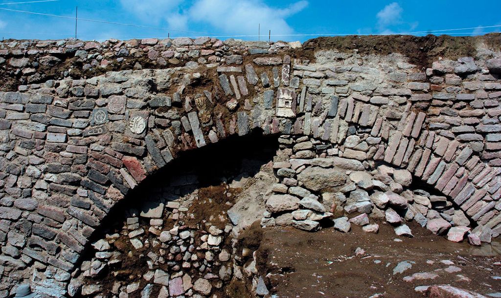 17th-Century Tunnel Decorated with Pre-Hispanic Carvings Discovered in Mexico