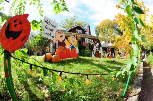 Louisville goes bonkers over Halloween with decorations everywhere