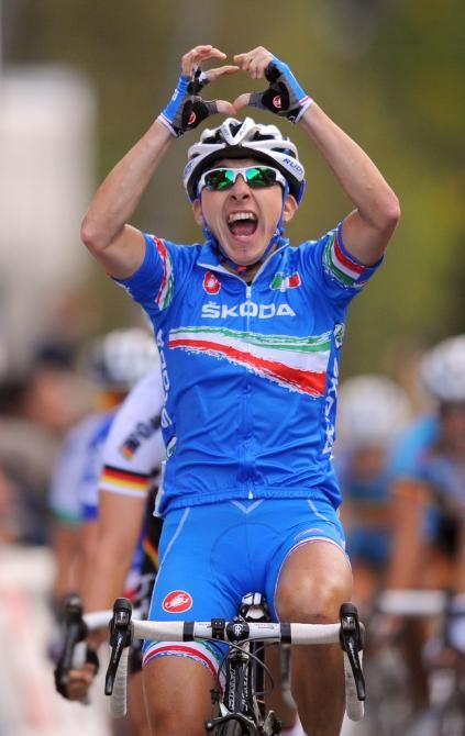 Giorgia Bronzini (Italy) goes back-to-back as she wins the 2011 Worlds