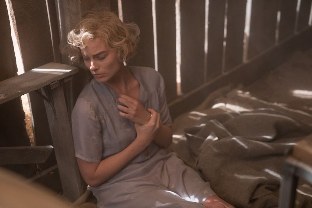 Margot Robbie plays the beautiful but dangerous fugitive Allison Wells in &#039;Dreamland.&#039;